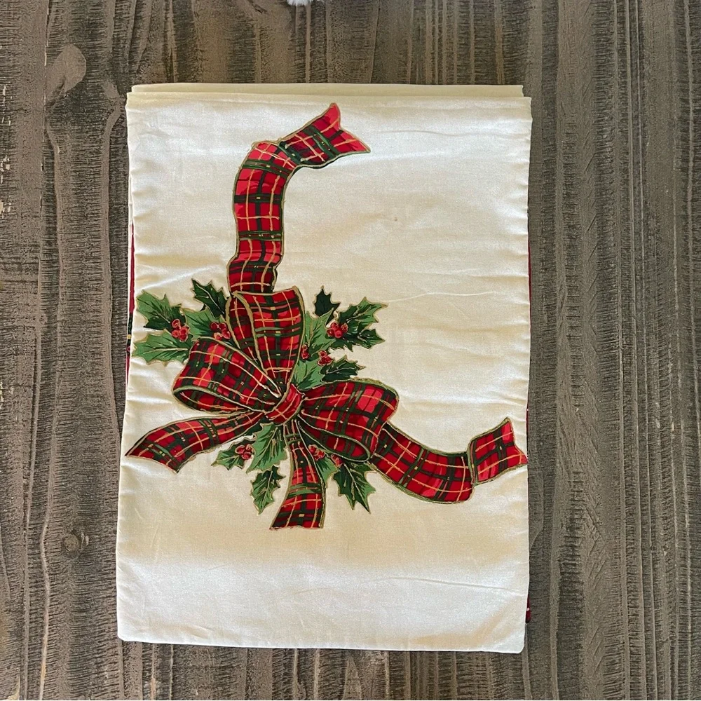 Festive Holiday Reversible Table Runner_Plaid Bows & Christmas Trees